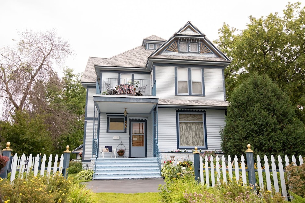 Garden Gate BnB 1/19