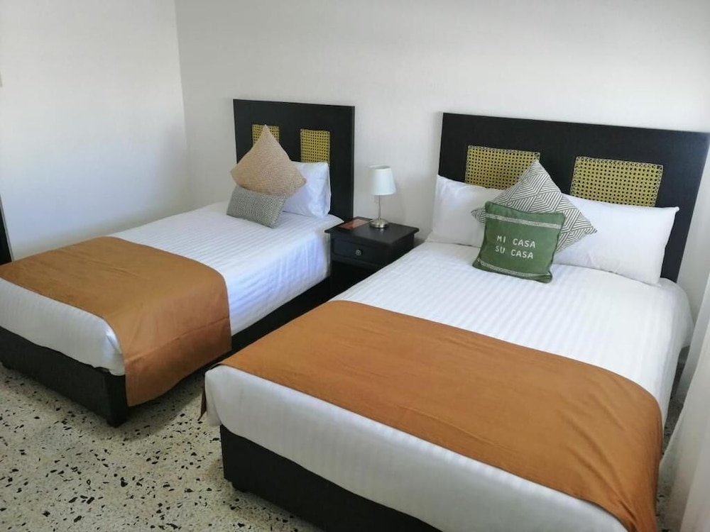 Hotel Mucara 6/34