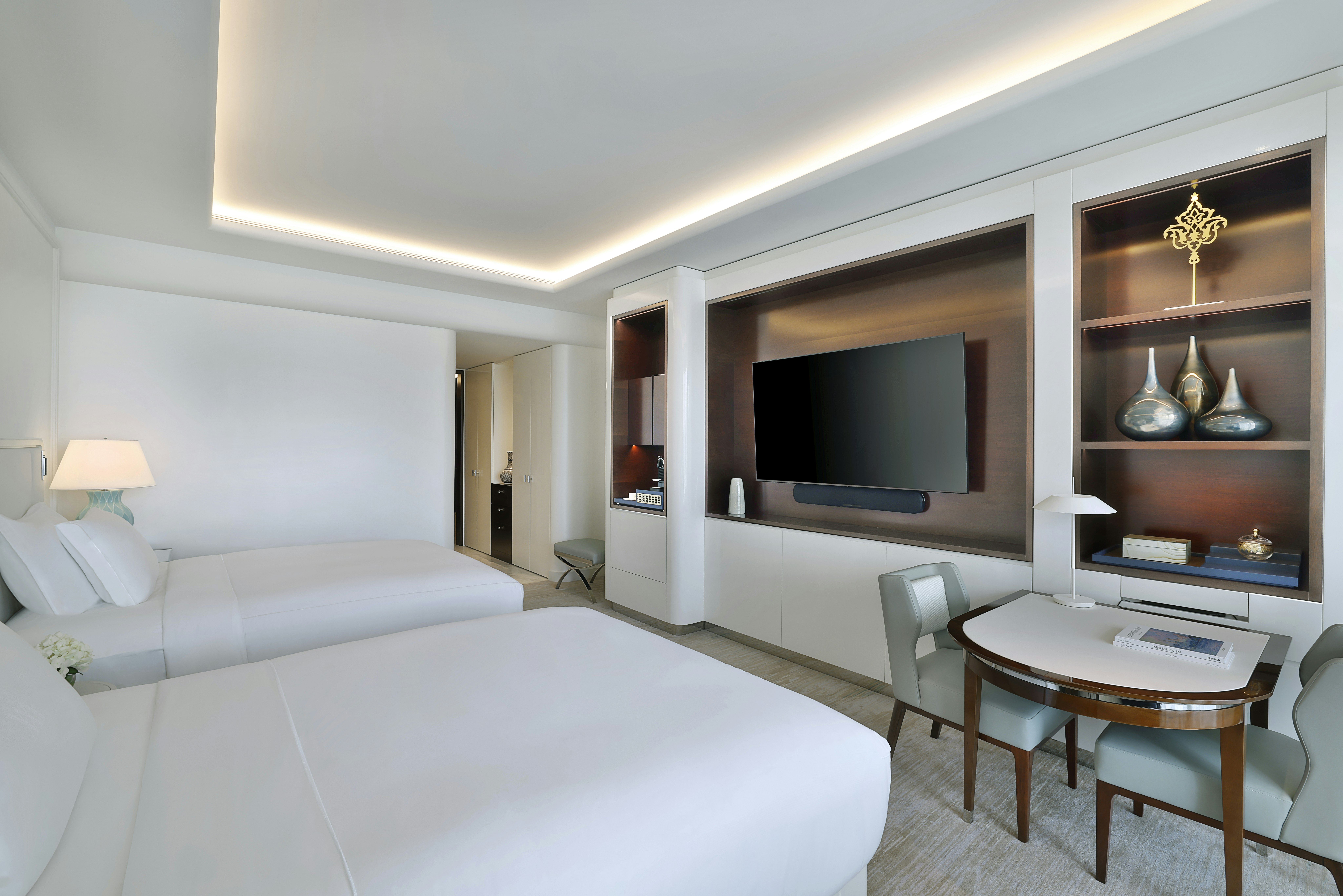 Deluxe, 2 Queen beds