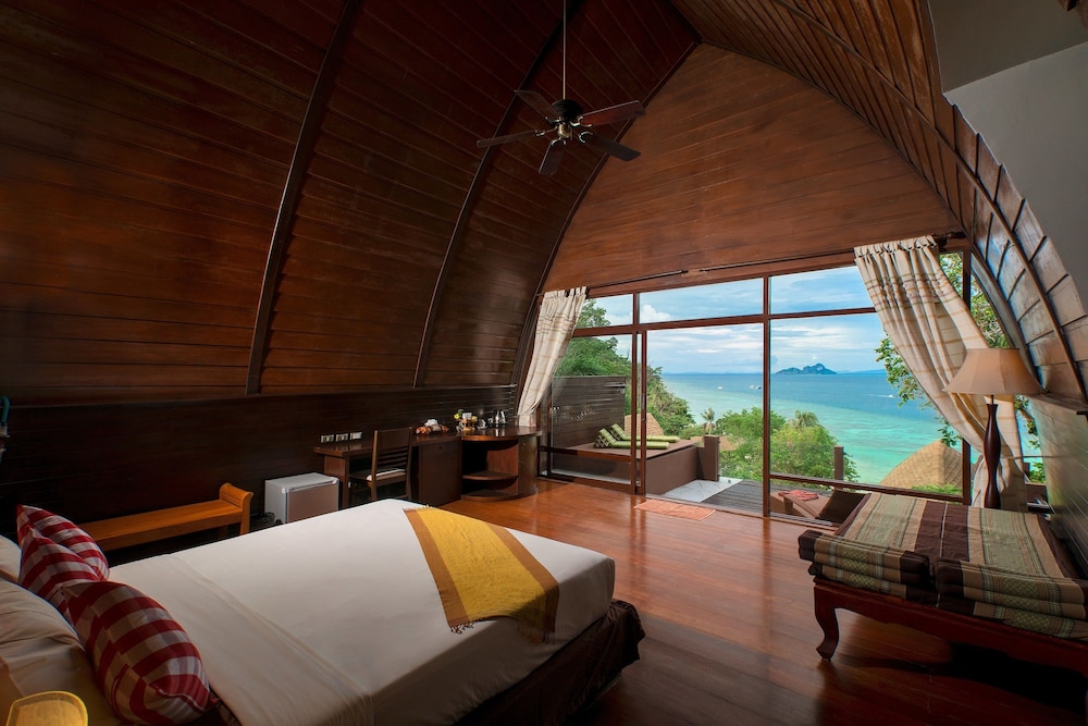 The Cove Phi Phi 36/66