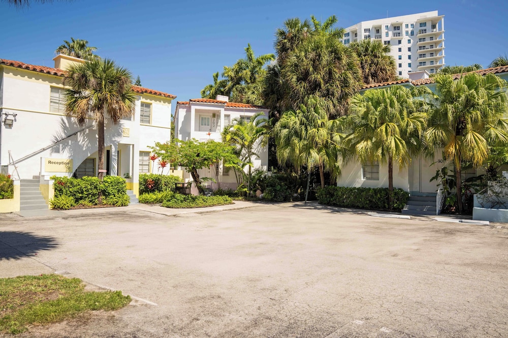 Miami River Inn 60/68