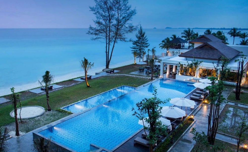 Santika Premiere Beach Resort Belitung 31/35