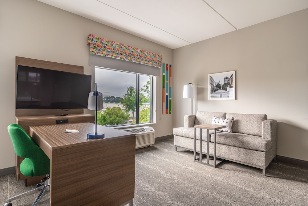 Hampton Inn Suites Raleigh Midtown Nc 25/32