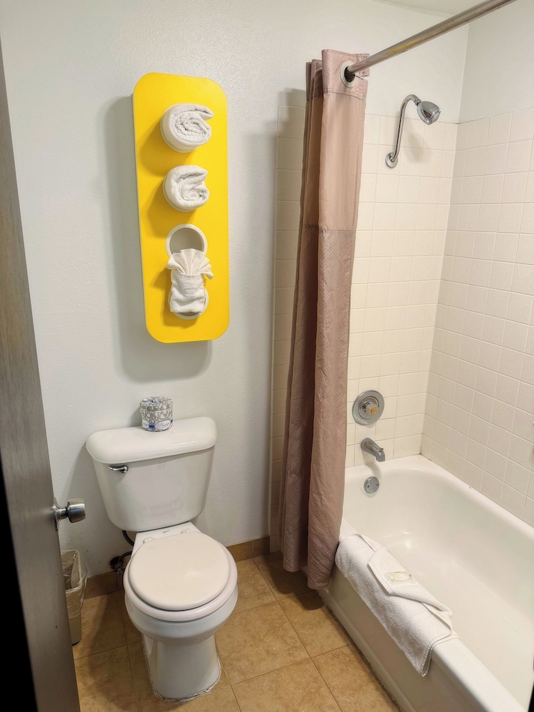 Hermiston Inn & Suites 49/50