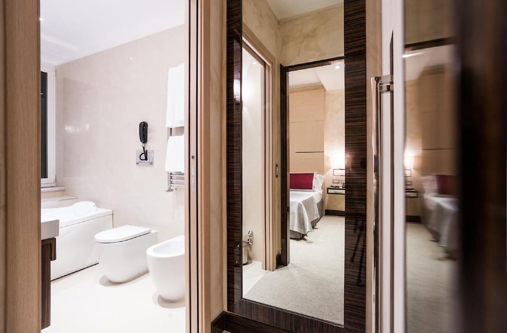 MAISON CANDIA LUXURY HOUSE 37/38