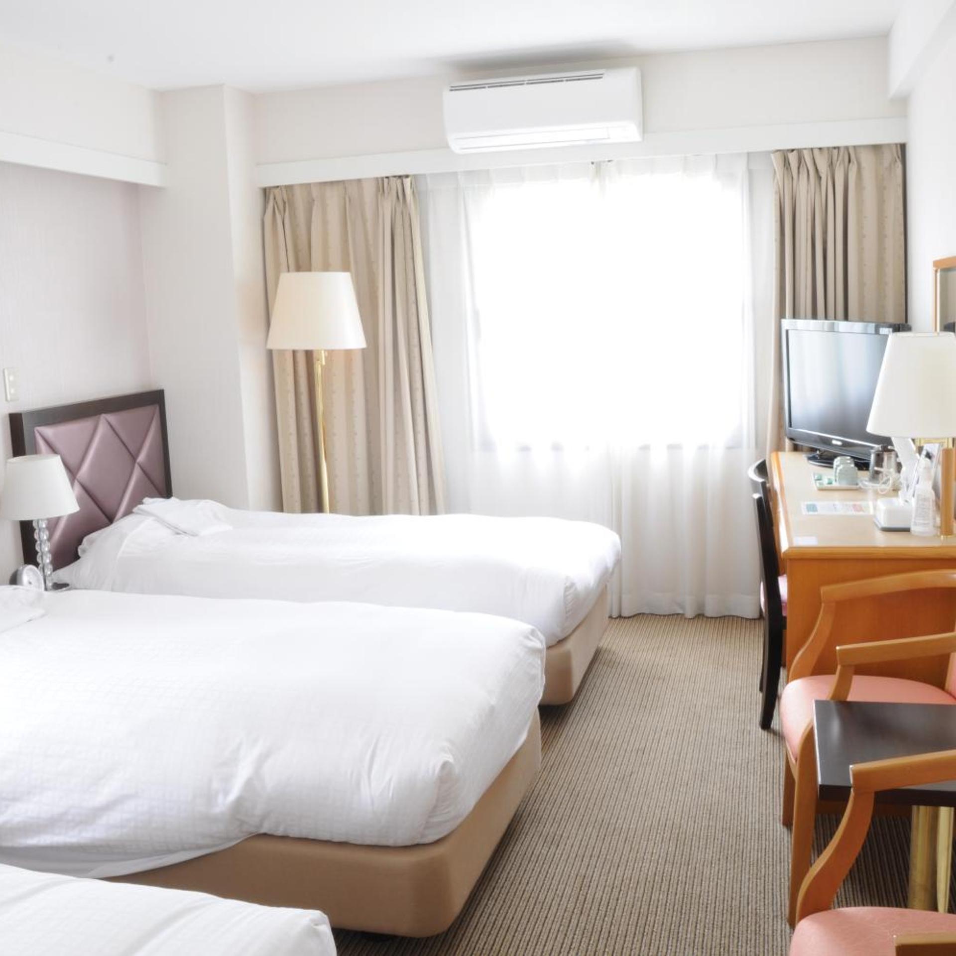 ROOM, TRIPLE