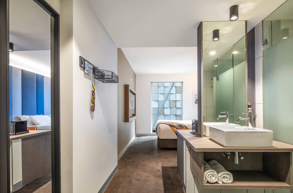 ibis Styles Melbourne Southbank 50/50