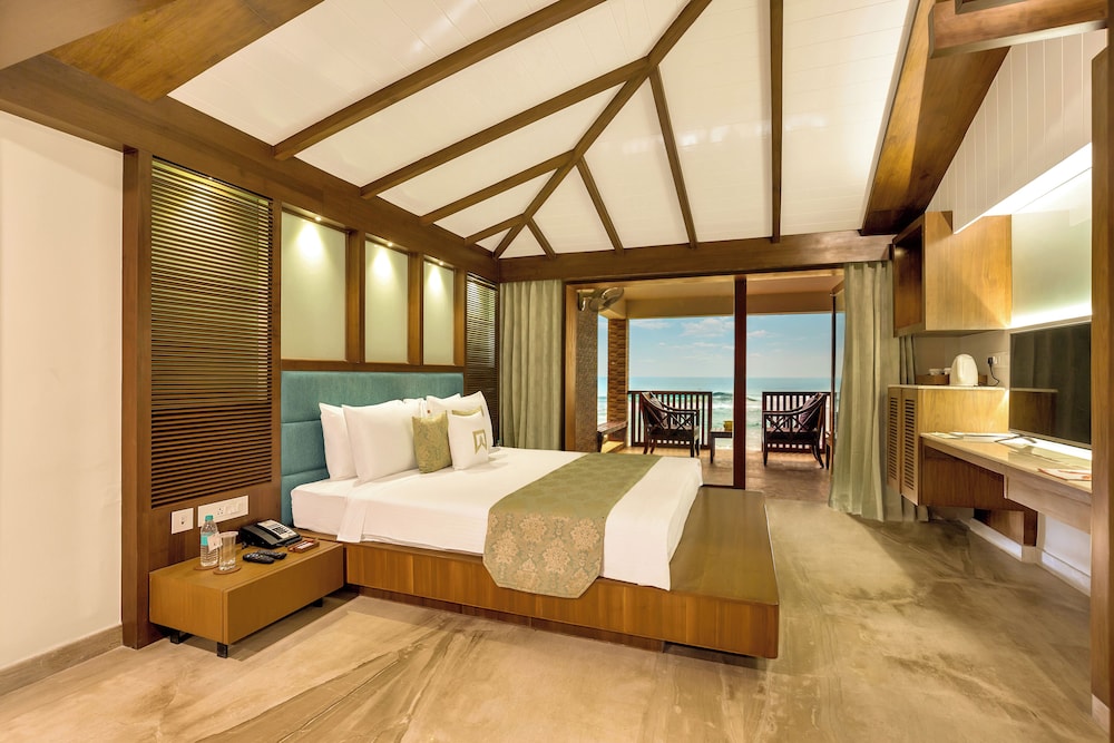 SEA, SUITE, QUEEN BED