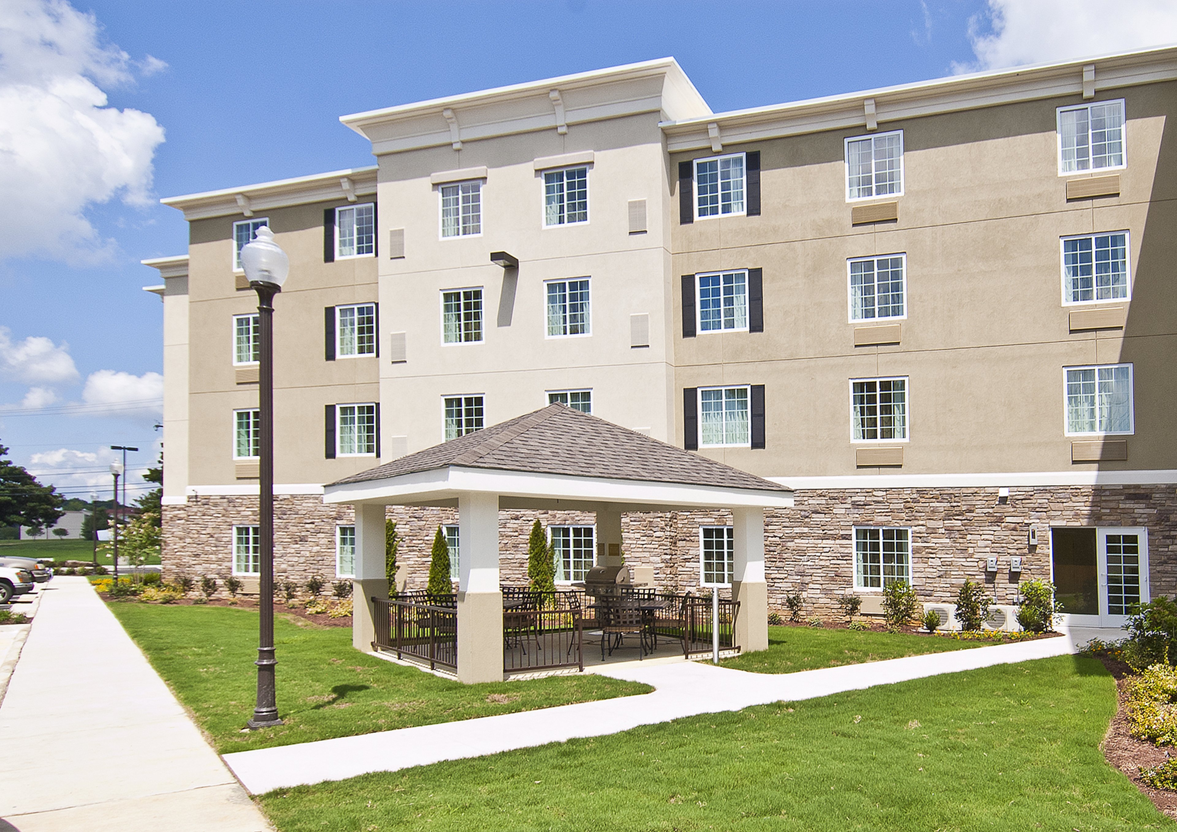 Candlewood Suites Tupelo North 2/28