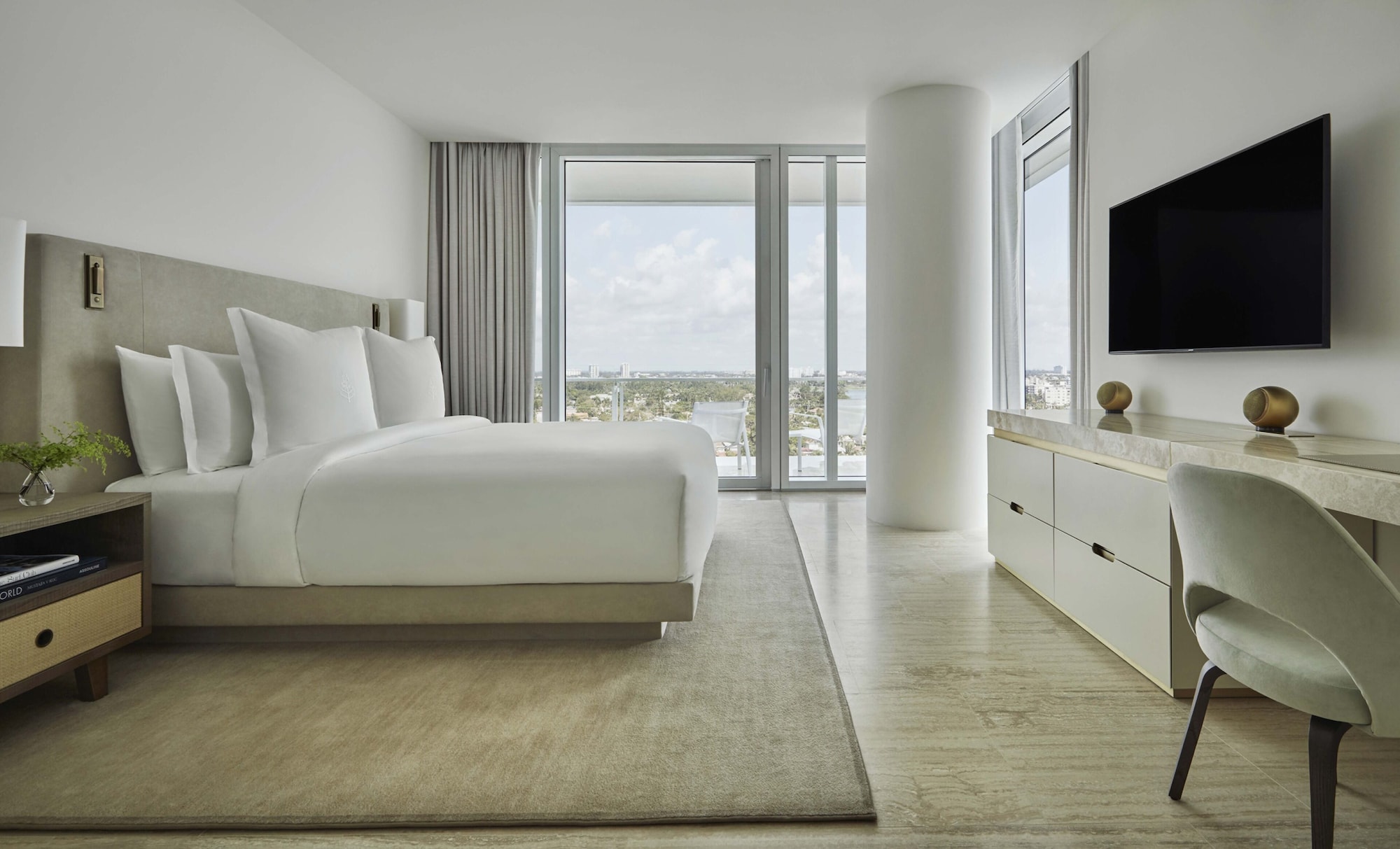 2 Bedrooms, Suite, King and Queen Bed