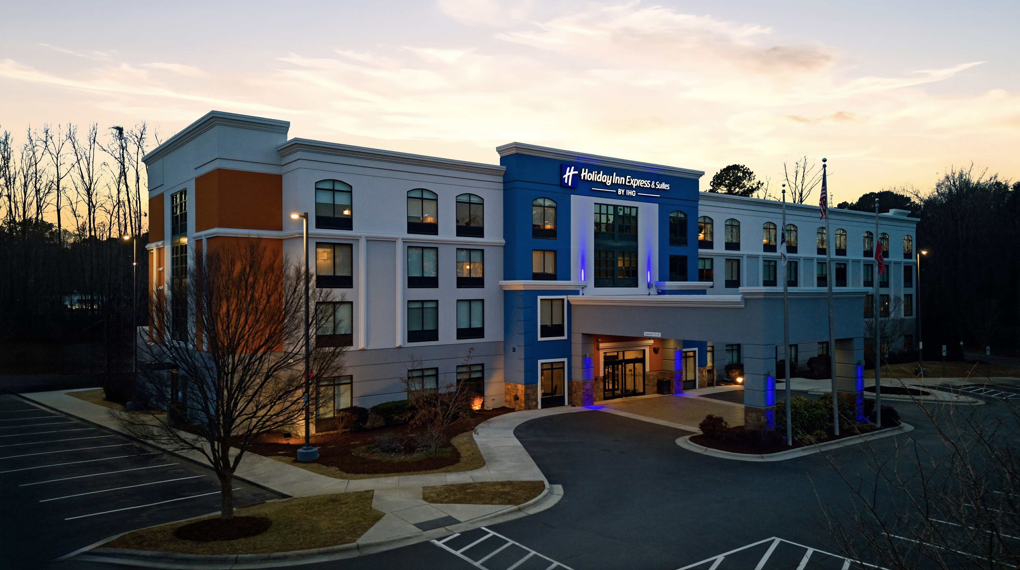 Holiday Inn Express & Suites Raleigh West - Lenovo Center 3/102