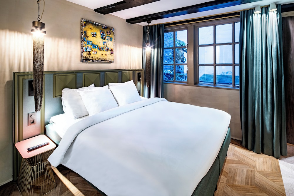 ROOM, TRIPLE