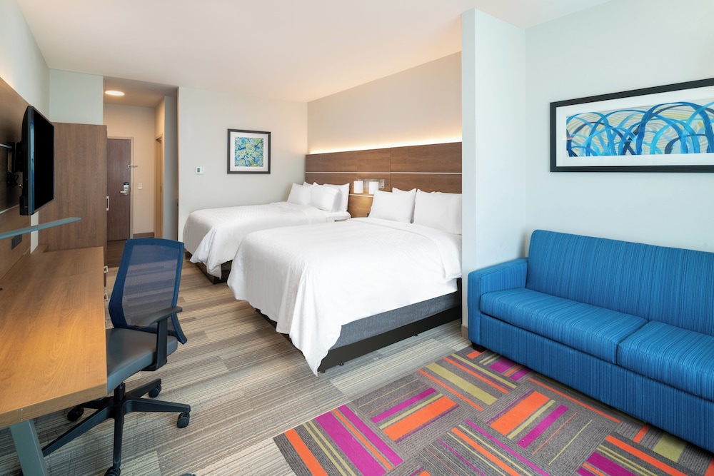 جناح بسريرين كوين مع أريكة لذوي الإعاقة، Holiday Inn Express Suites St Peters 3/4