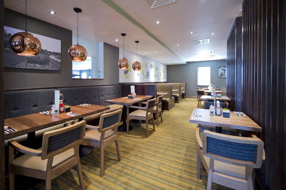 Premier Inn Addlestone 28/36