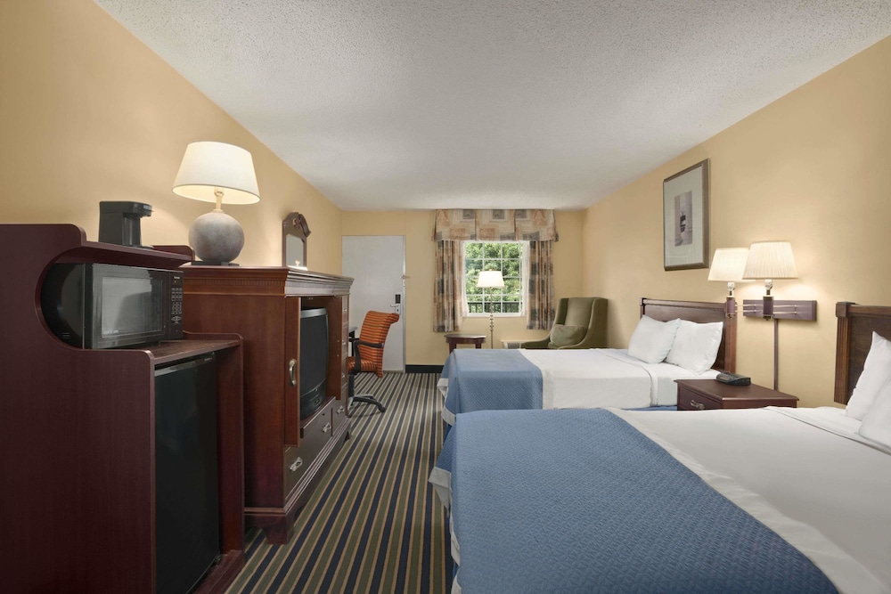 Days Inn By Wyndham Alexandria 4/19