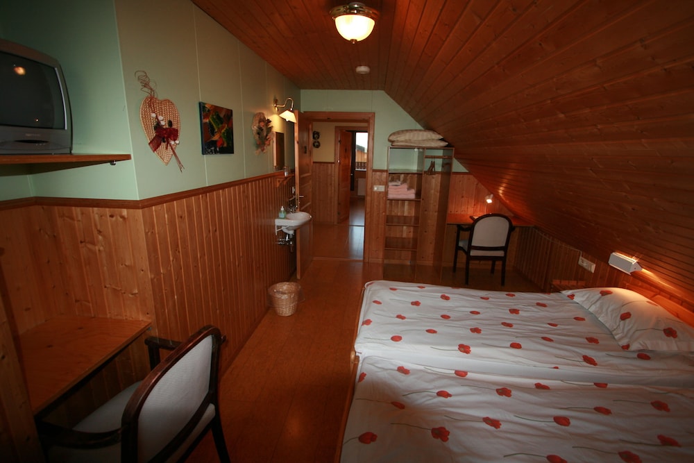Arnanes Country Hotel 10/62