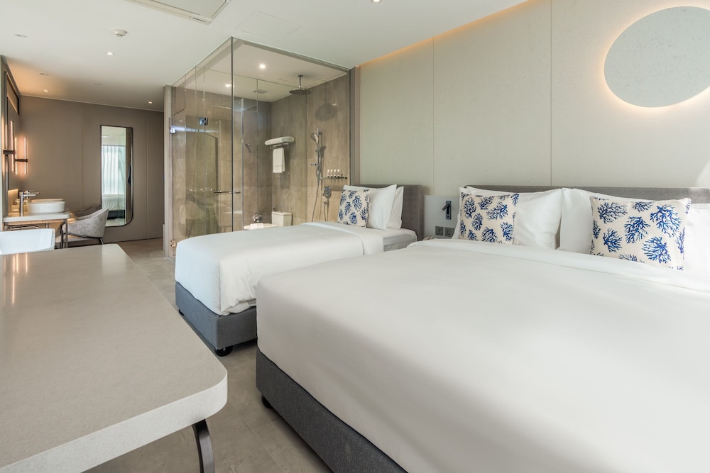 Stella, Suite, Triple, King and Queen Bed، Akara Hotel Pattaya 2/5