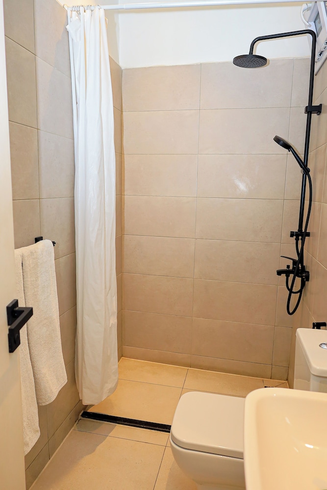 غرفة سوبيريور بسرير كينج وسرير كوين، Hapi Hotel 4/4
