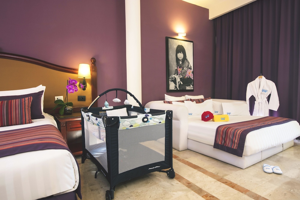 Family Selection At Grand Palladium Vallarta Resort Spa All Inclusive 8/50