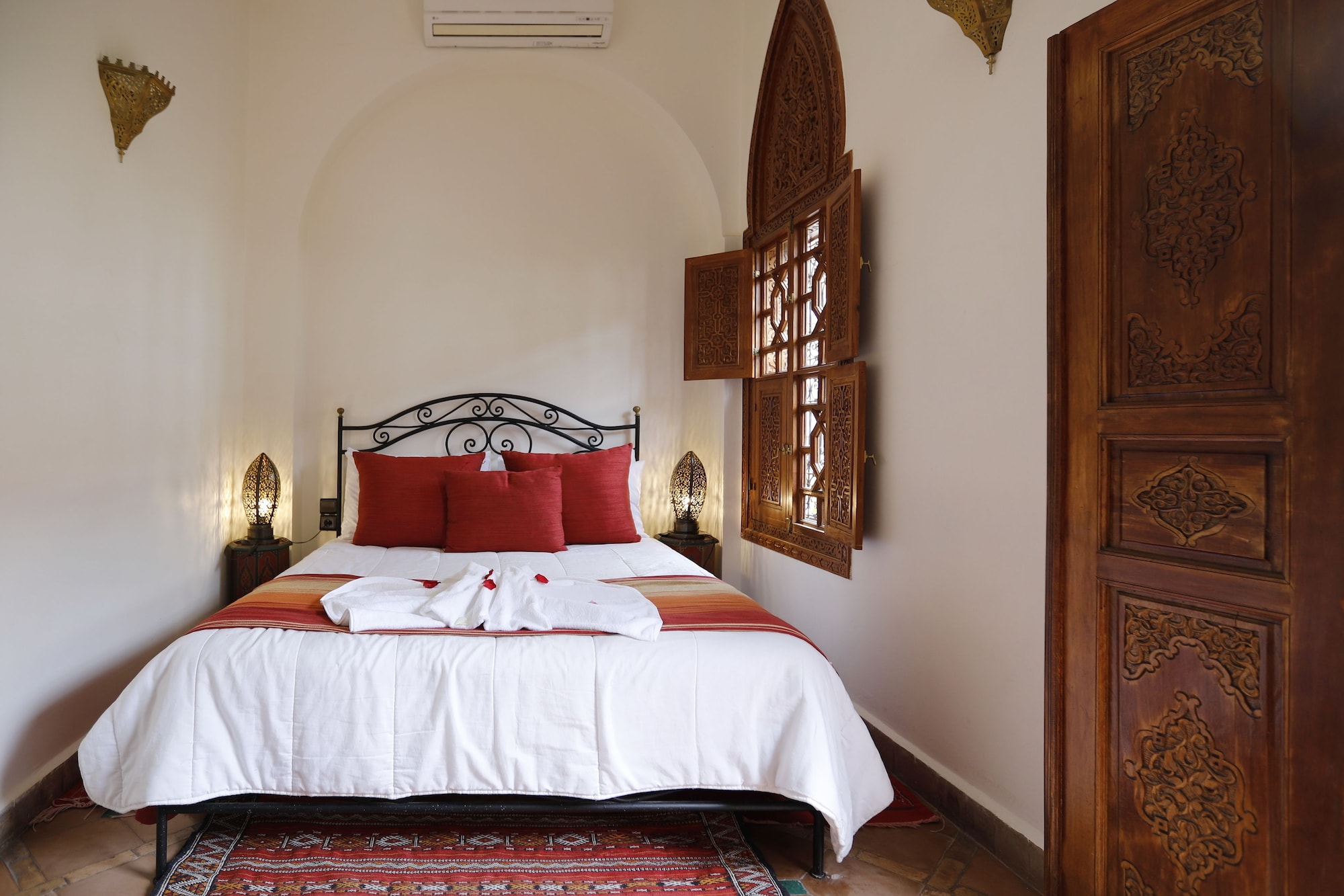 Yasmina, Standard, Double Bed