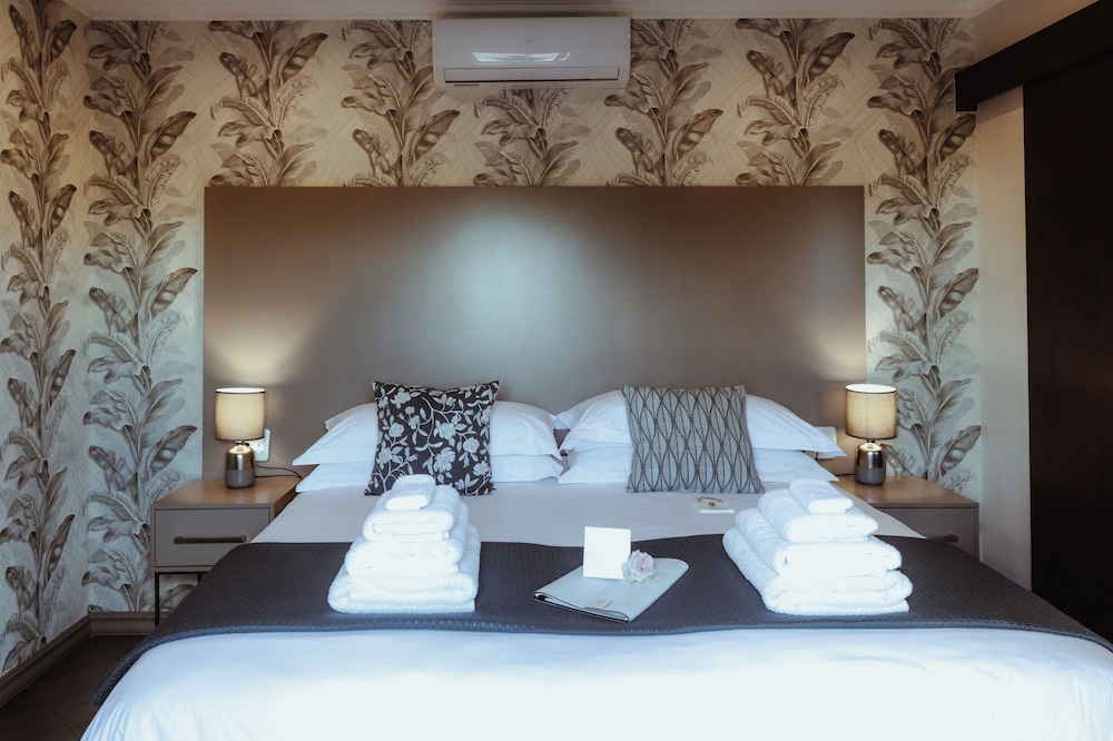 The Feather Hill Boutique Hotel 11/29
