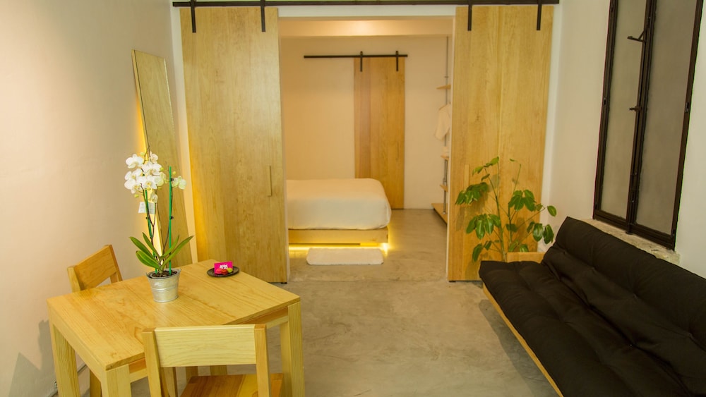 Agrado Guest House 39/56
