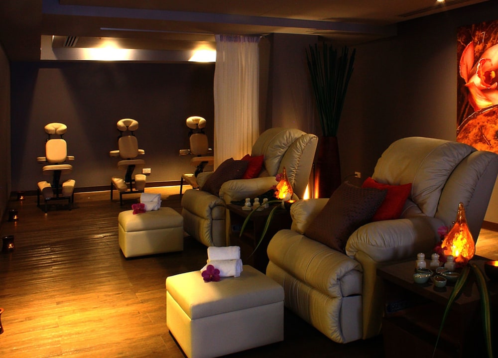 Mandarin Hotel Managed By Centre Point 54/71