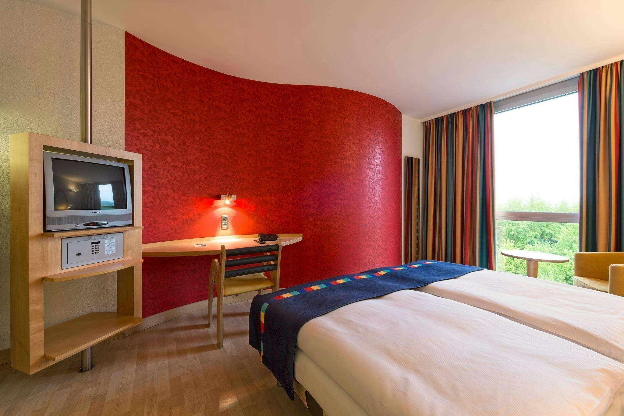 B&B Hotel Lully 3 Lakes 6/19