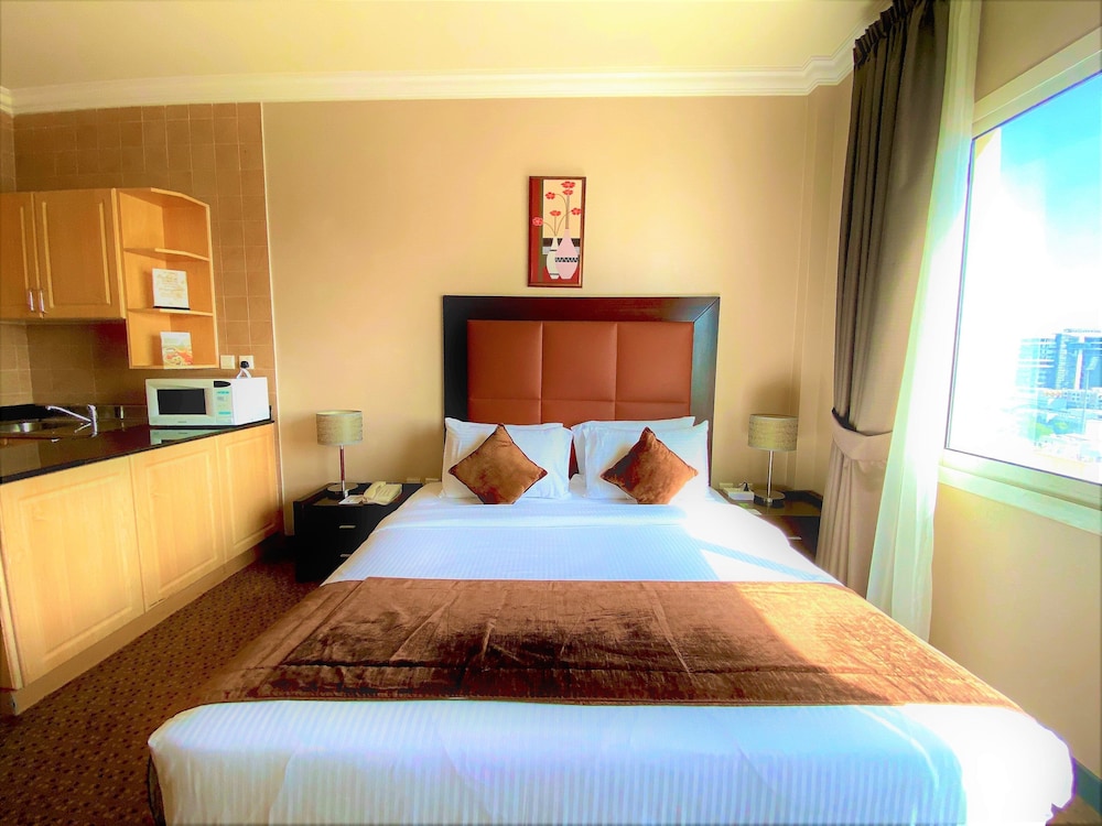 Superior Room with One King Bed