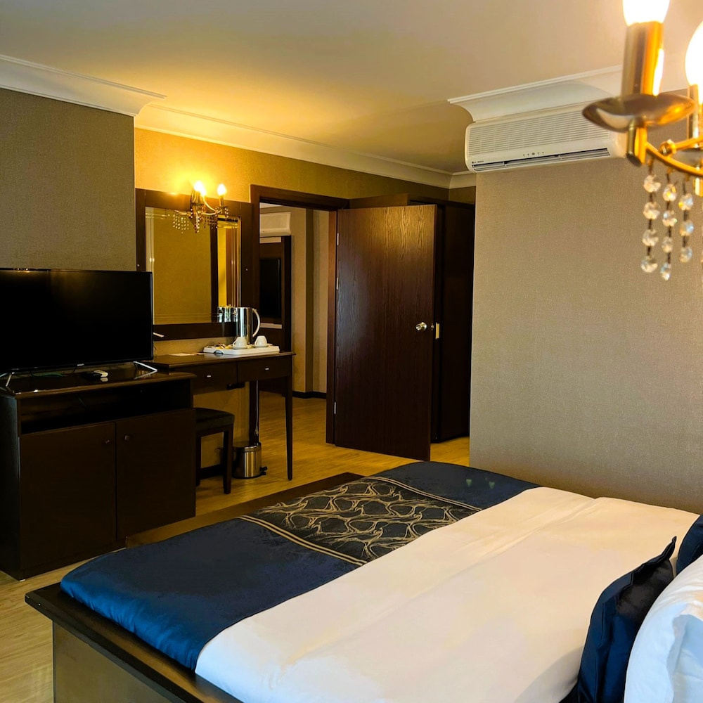 Amisos Hotel 14/70