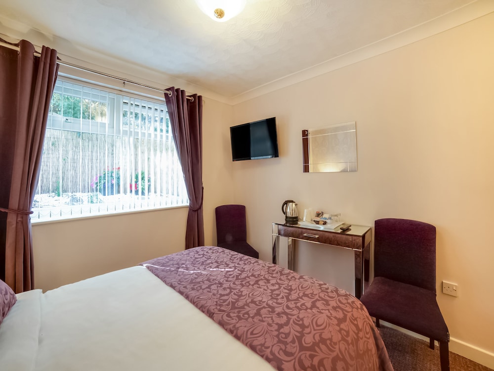 The Lemonfield Hotel 4/39