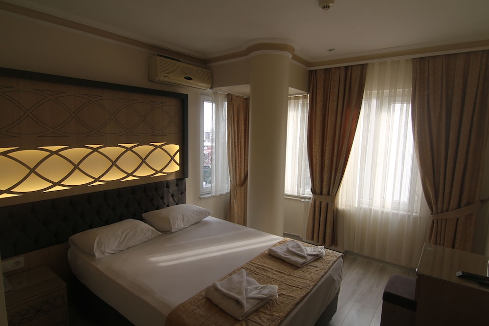 Grand Liza Hotel 5/49