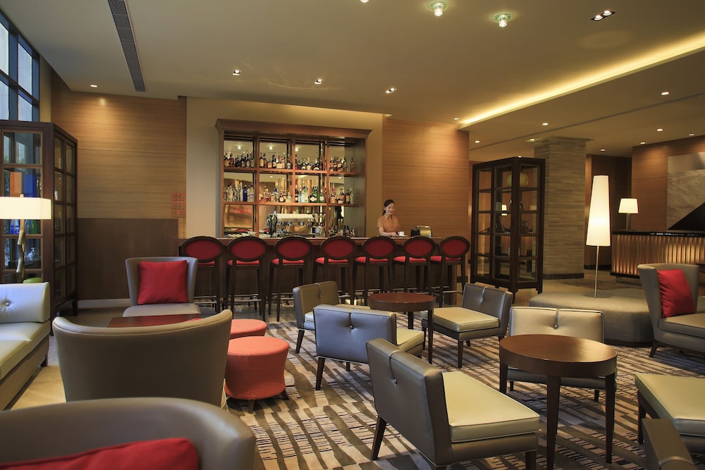 Holiday Inn & Suites Makati 49/75