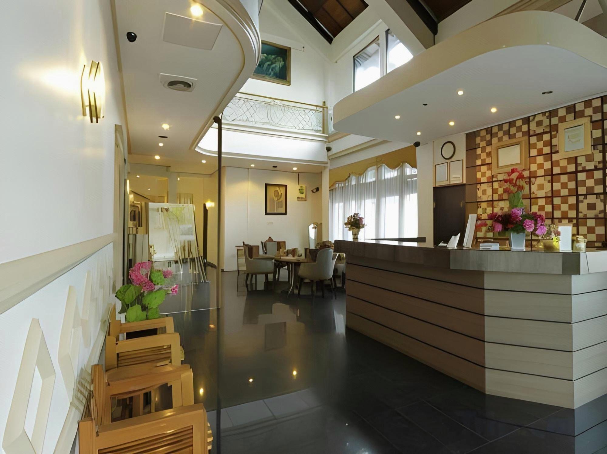 Mervit Hotel 8/35