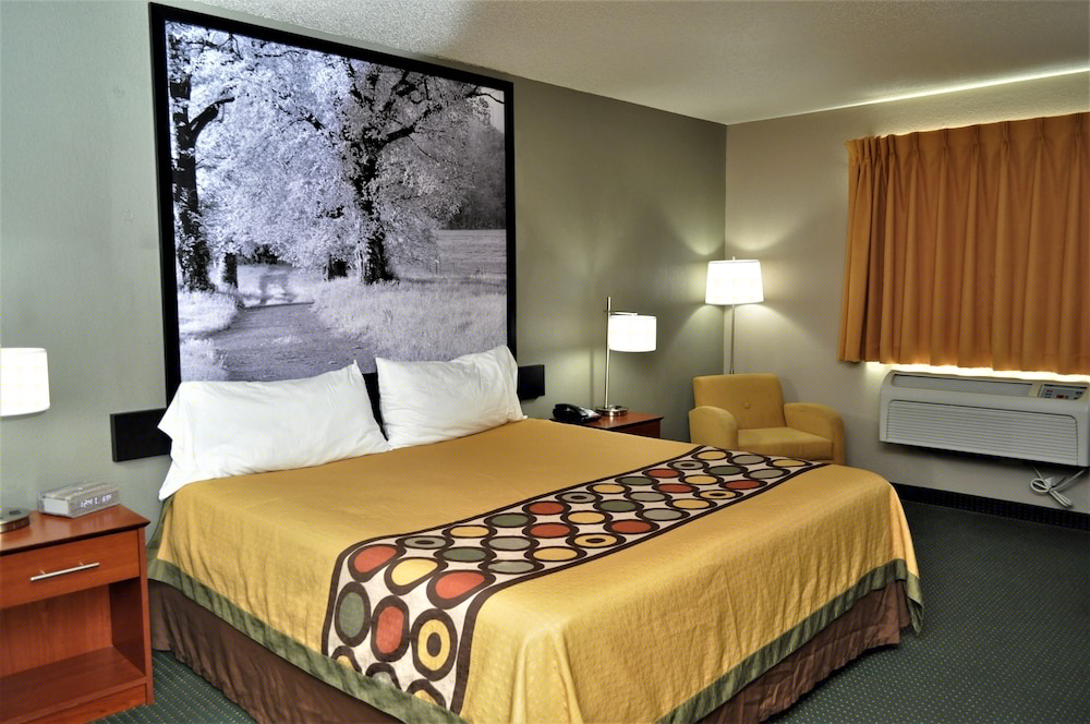 Super 8 by Wyndham Clearfield 13/38
