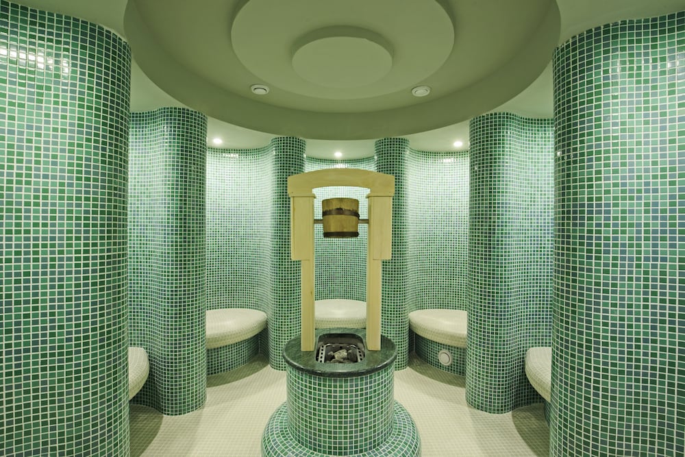 Castello Mare Hotel & Wellness Resort 100/102