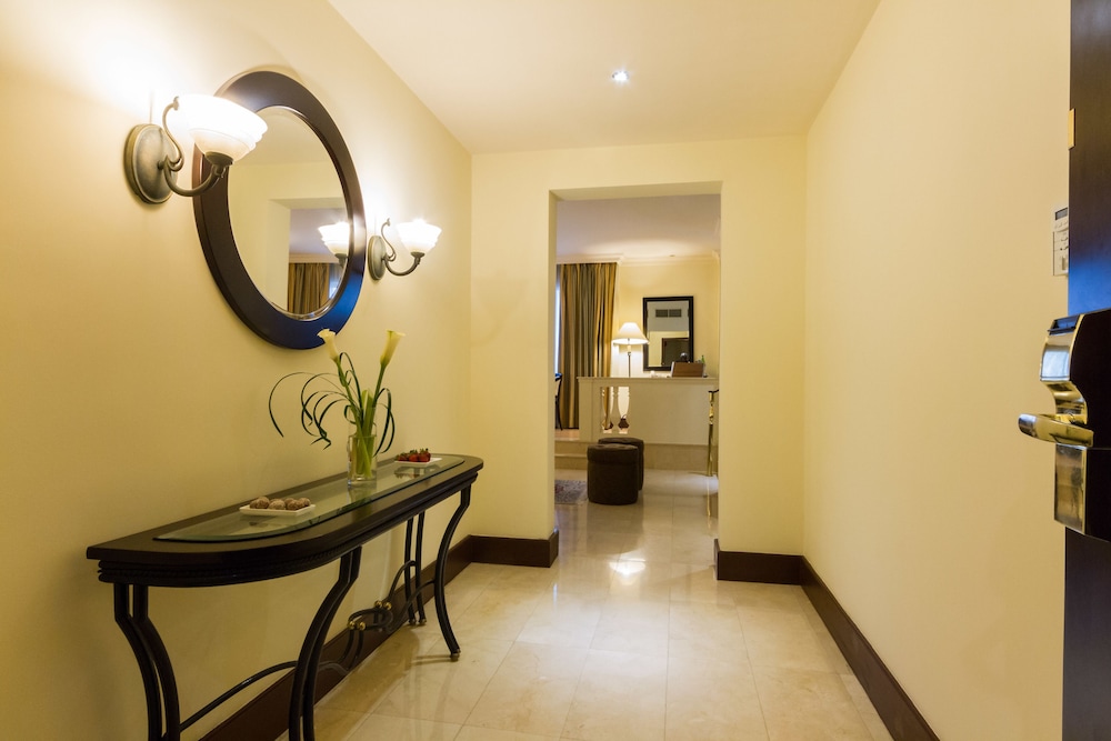 Sunday Suites Excelsior Hotel Deira (formerly Sheraton Deira) 33/70