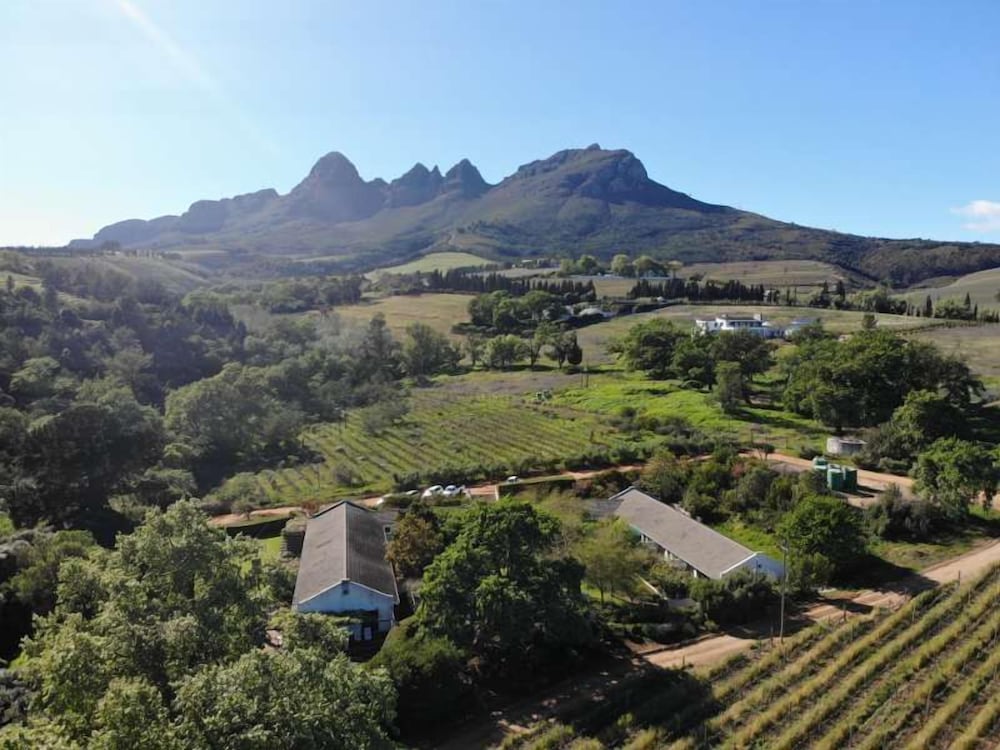 Navarre Farm Cottages 25/31