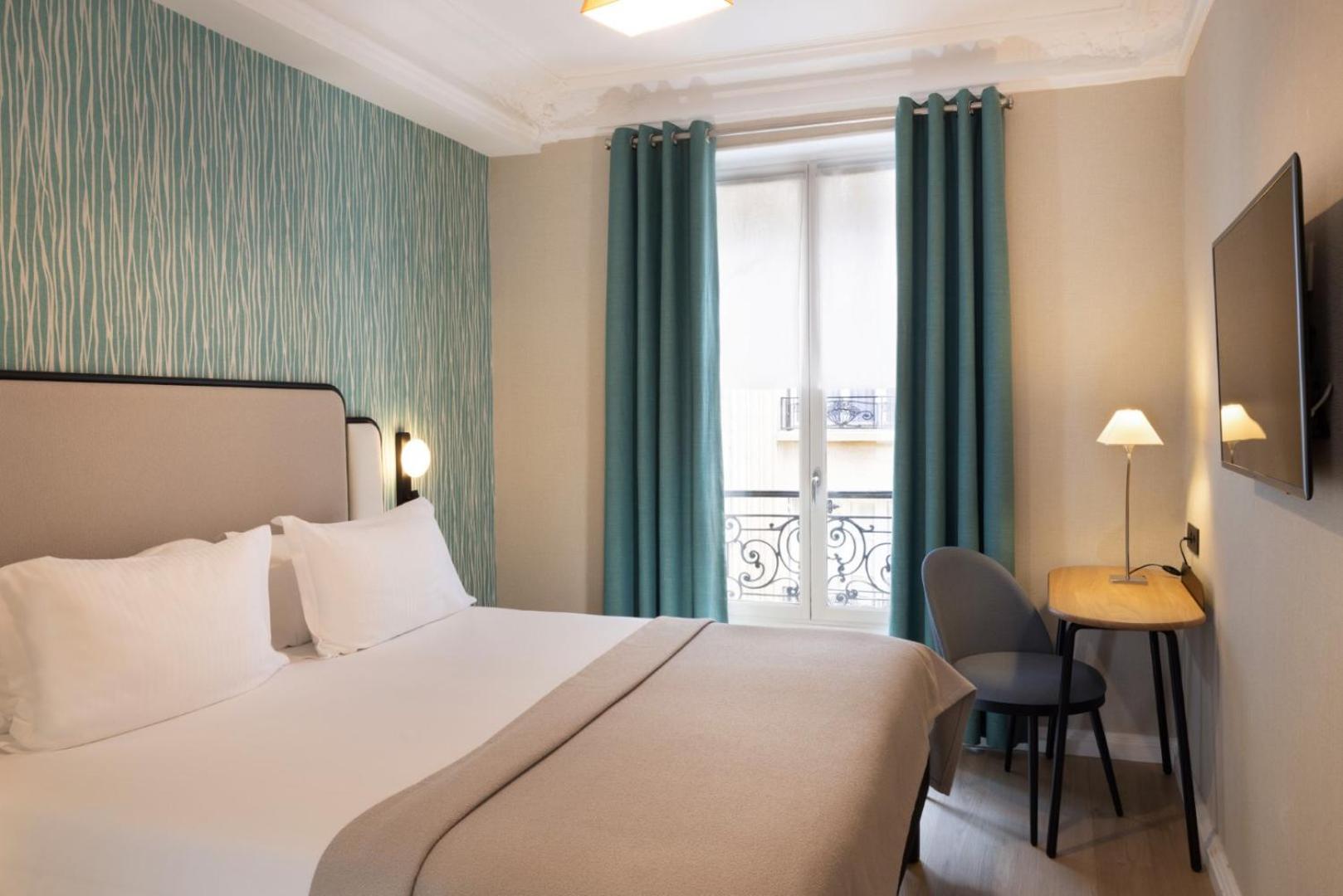 DELUXE, DOUBLE BED