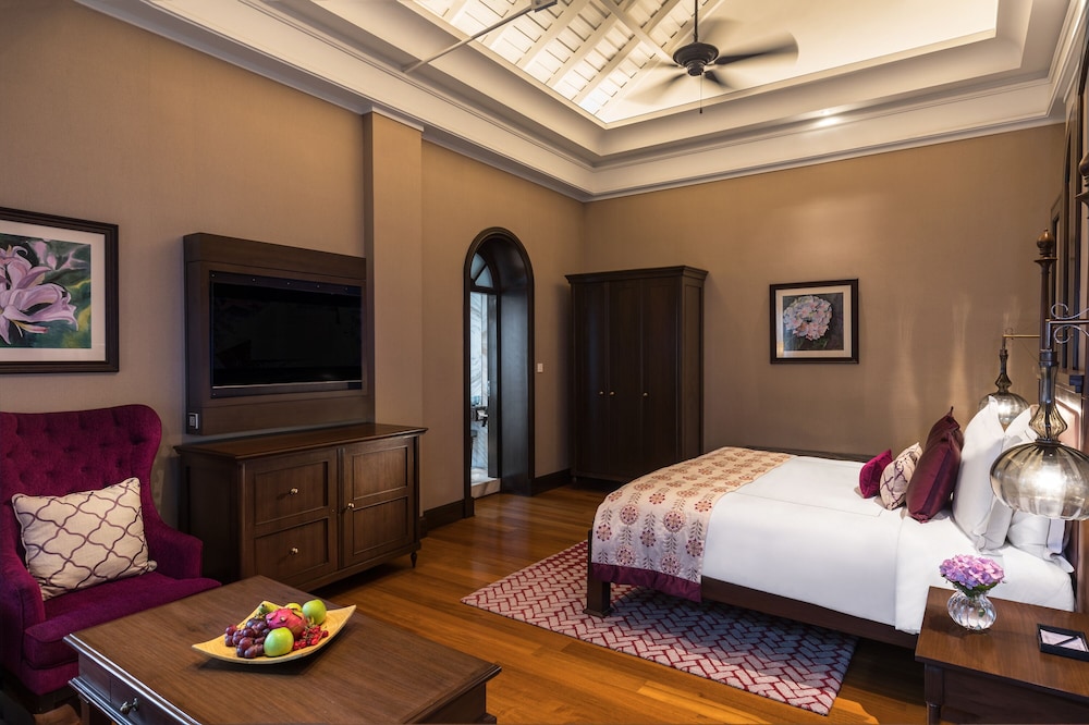 Grand, Luxury, King Bed, Heritage Wing