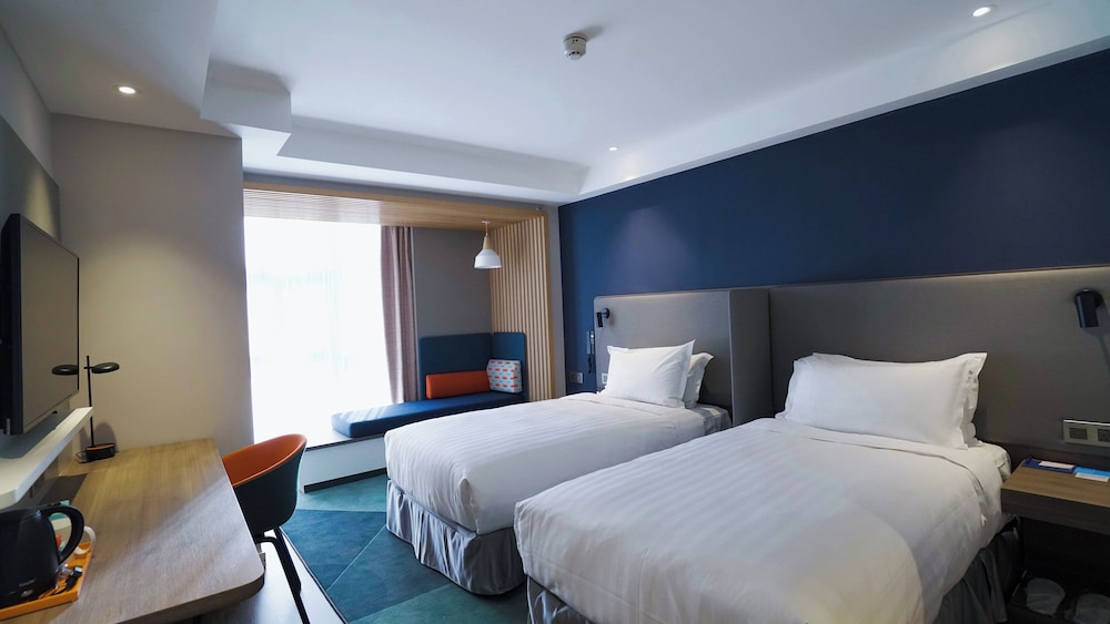 Holiday Inn Express Dongli 20/40