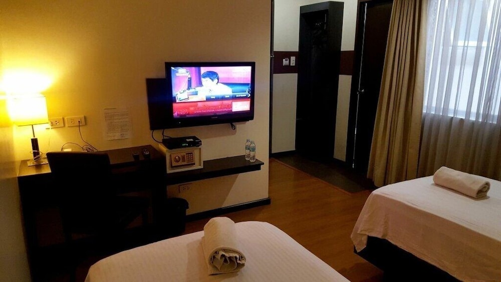 Lorenzzo Suites Hotel 15/24