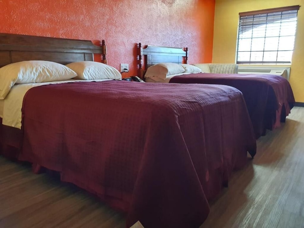 Chaparral Motel 19/57