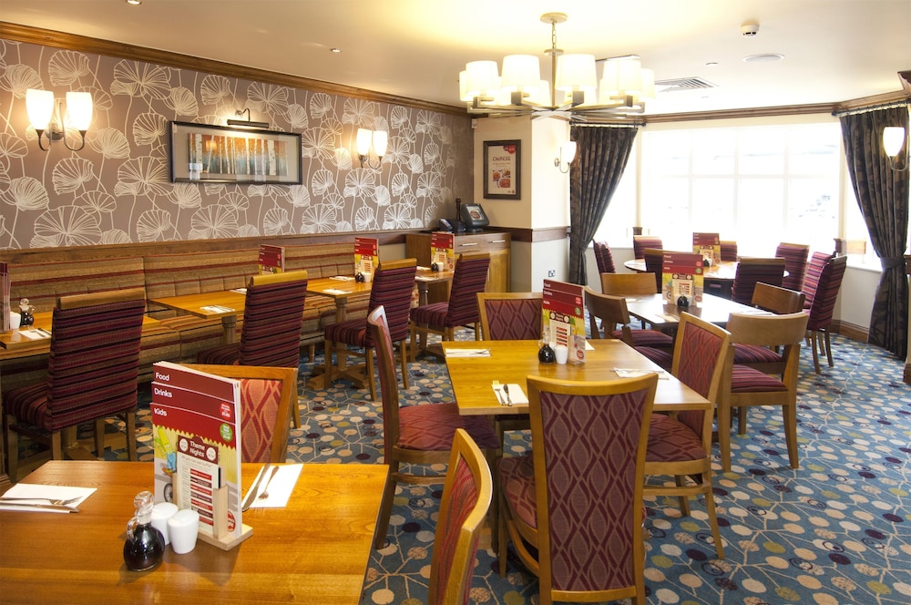 Premier Inn Glastonbury 38/54