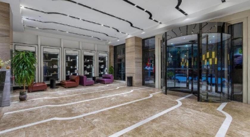 Lavande Hotel (Ganzhou Golden Plaza) 54/56