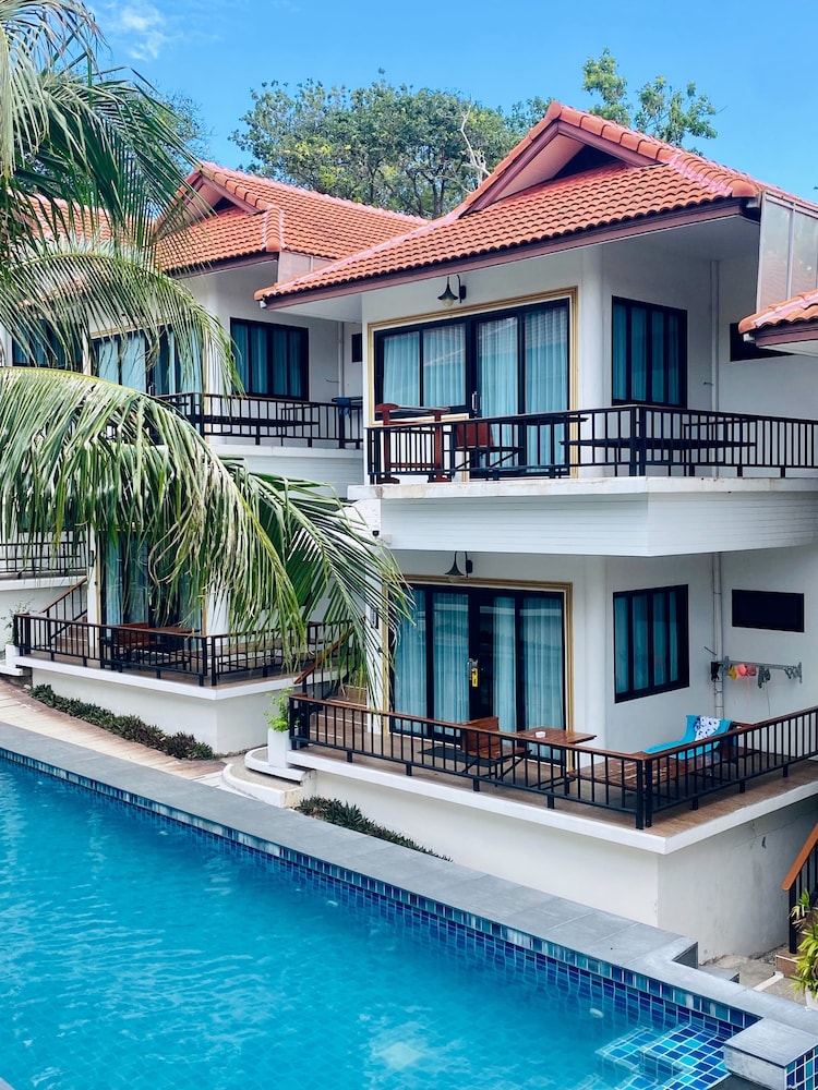 Simple Life Cliff View Resort 7/78