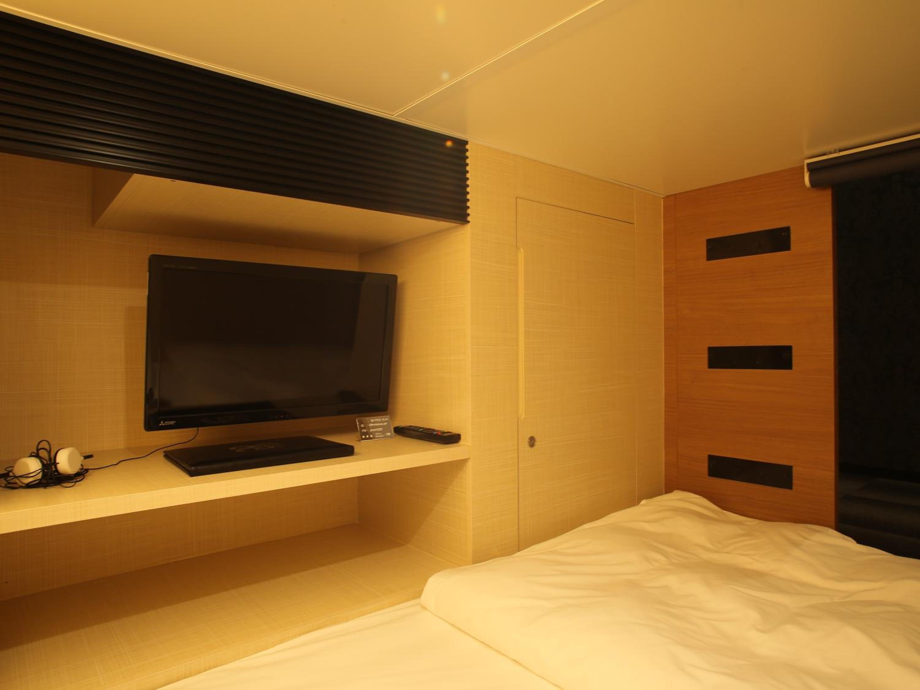 Capsule, Mixed Dorm