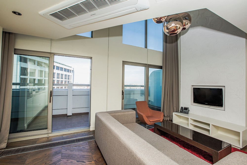 The Elysium Taksim 54/65