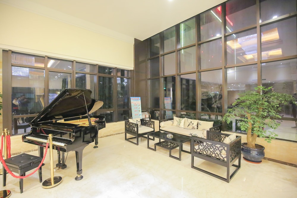 New Knight Royal Hotel Airport and International Resort 35/61