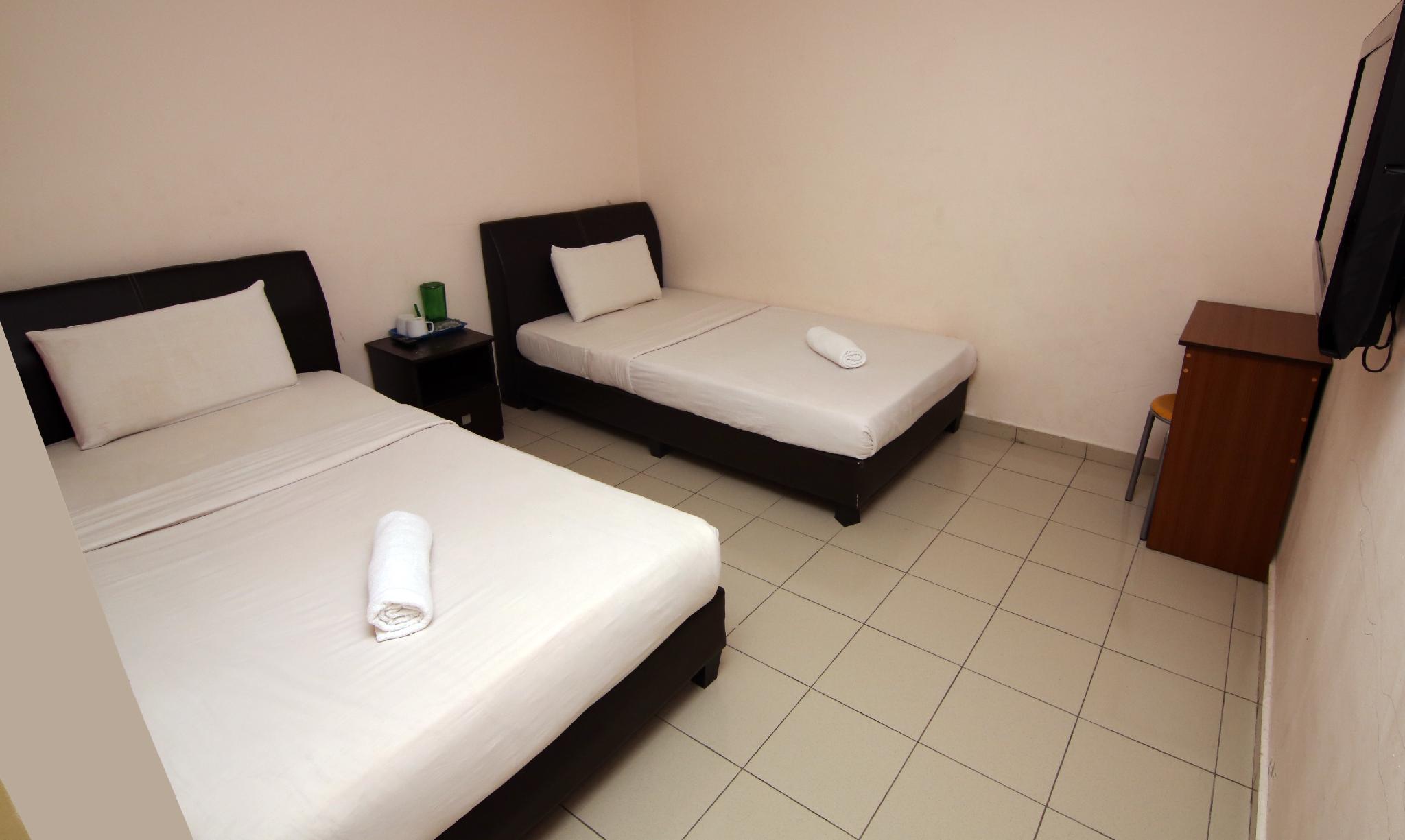 Room, Twin Beds, No Window